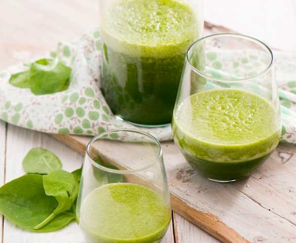 Smoothie szpinak-pomarańcza-ananas