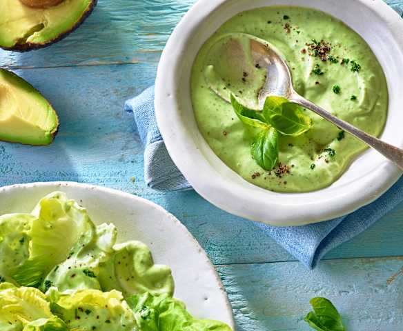 Condimento avocado e basilico