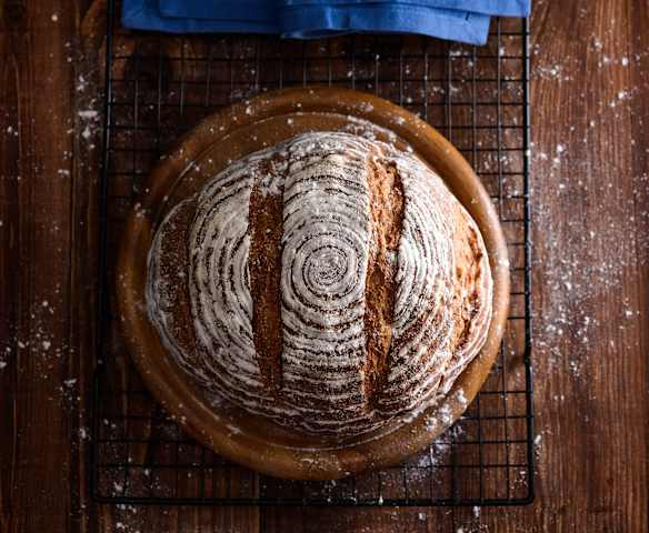 北歐裸麥葛縷子麵包