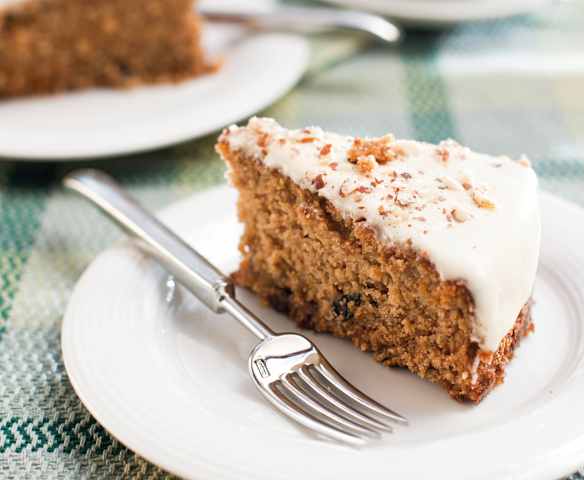 Pumpkin and Apple Sponge Cake with Oats and Raisins