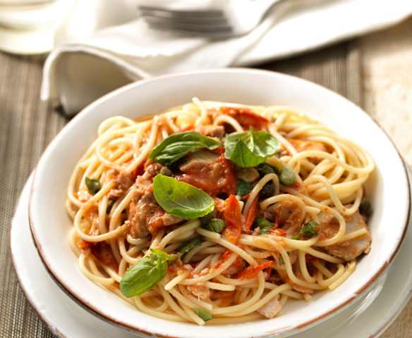 Spaghetti met tonijn Spaghetti met tonijn