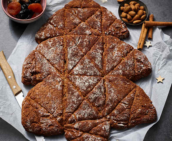 Weihnachtliches Frühstücksbrot
