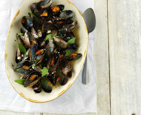 Mexilhões com molho de cerveja