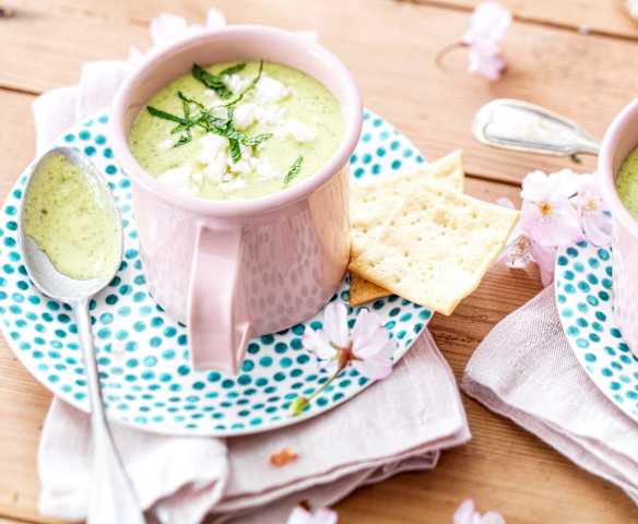 Soupe froide de courgette à la grecque