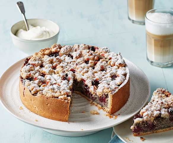 Mohn-Brombeer-Kuchen mit Streuseln