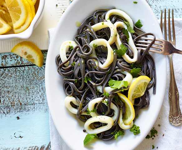 Schwarze Linguine