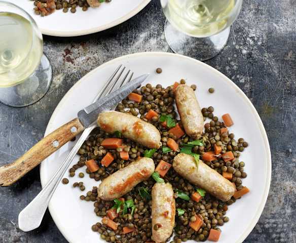 Saucisses chipolatas, lentilles et carottes