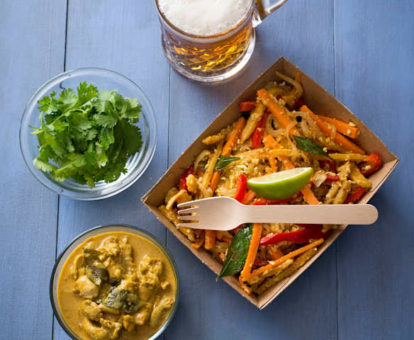 Pollo al curry alla cingalese (Koththu roti) Pollo al curry alla cingalese (Koththu roti)