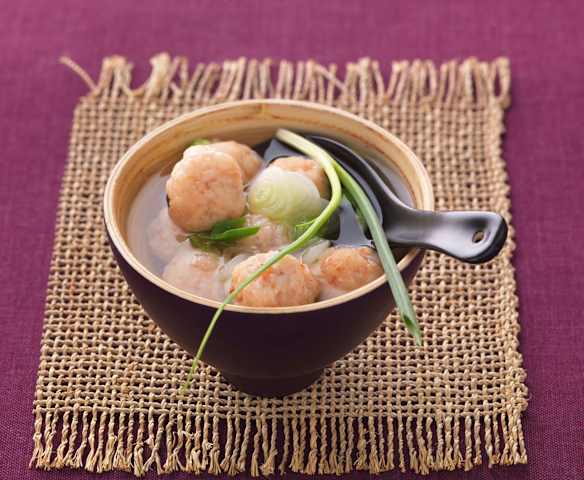 Zuppa cinese con polpette di gamberetti