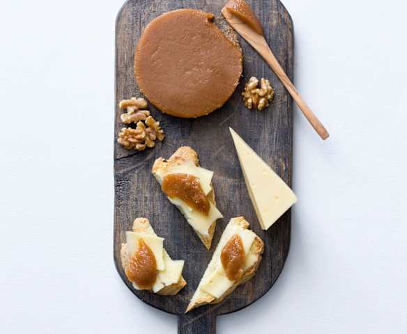 Apple and ginger paste