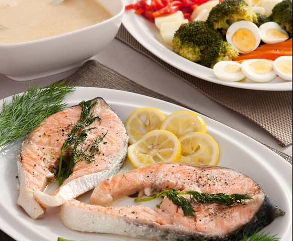 Menú: Crema de zanahoria y patata. Salmón al vapor con verduras