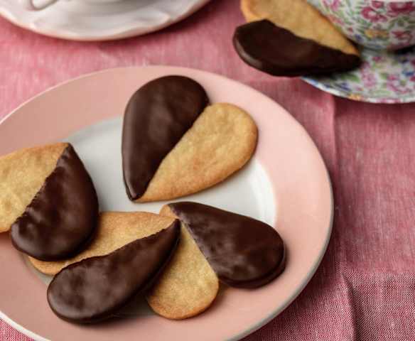 Chocolate Dipped Shortbread Hearts