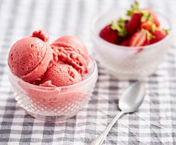 Gelado de morango e iogurte