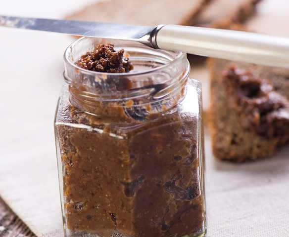 Feigenaufstrich mit Haselnüssen