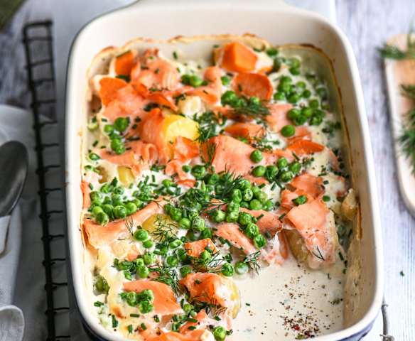 Warzywna zapiekanka z łososiem