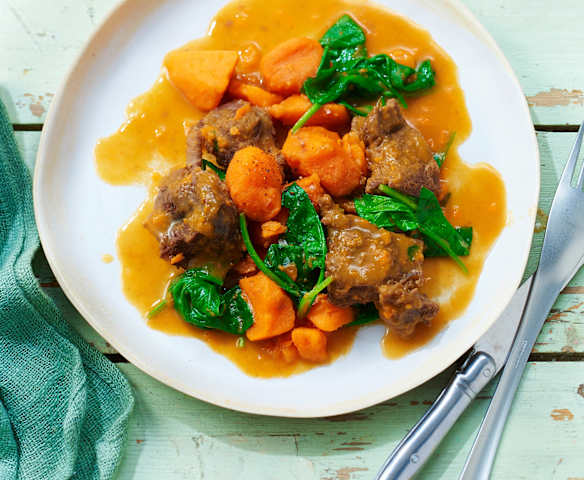 Mijoté de patates douces au bœuf et aux épinards