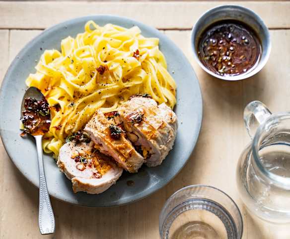 Roulés de veau aux noisettes, cheddar, miel et tagliatelle