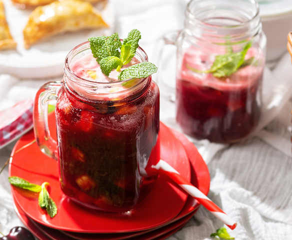 Té frio de hibisco y piña natural