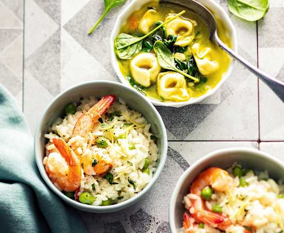 Supă de spanac și risotto de mazăre cu creveți