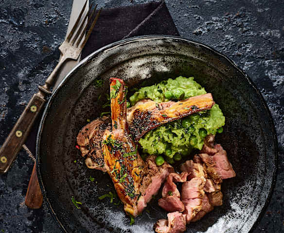 Jehněčí kotlety sous-vide s hráškovo-bramborovým pyré