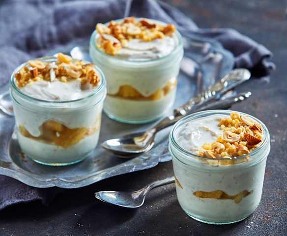 Tiramisù allo yogurt e frutta secca