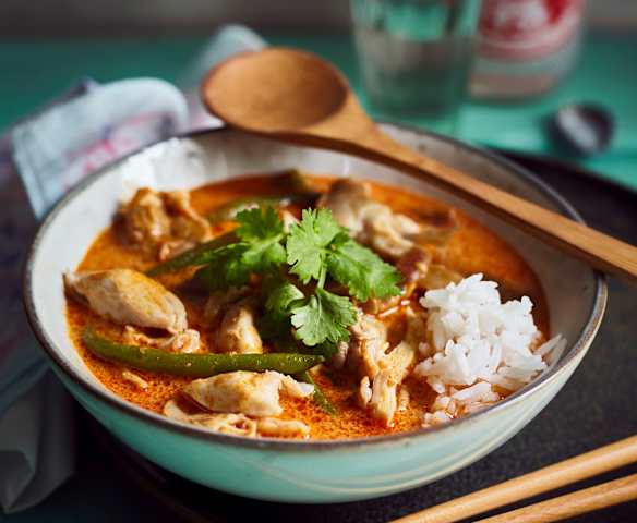 Curry-Hähnchen (红咖喱鸡)
