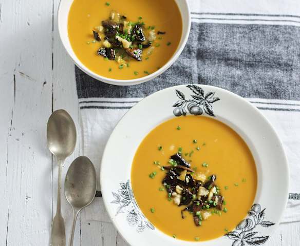 Creme de abóbora, cogumelos e castanhas