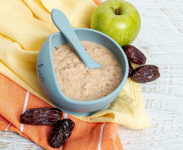 Apple, date and banana porridge (first foods)