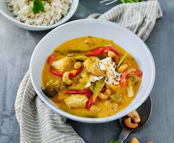 Scharfes Thai-Curry mit Cashewkernen