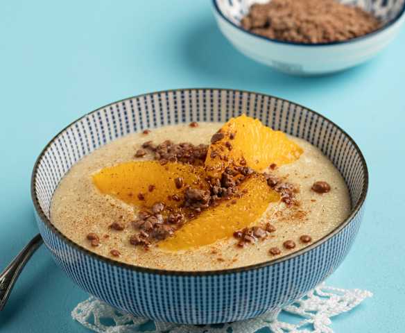 Grießkoch mit Orangenfilets