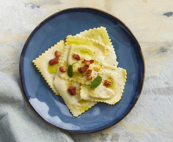 Ravioli alla carbonara