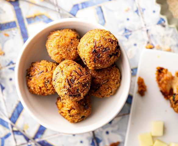 Bolinhos de arroz com tomate