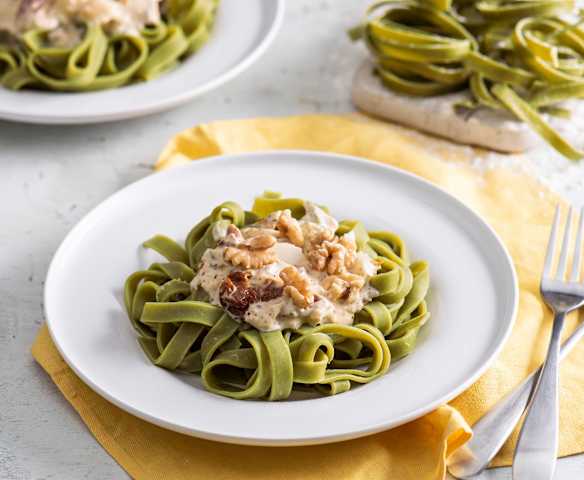 Zielone tagliatelle z mascarpone i gruszką