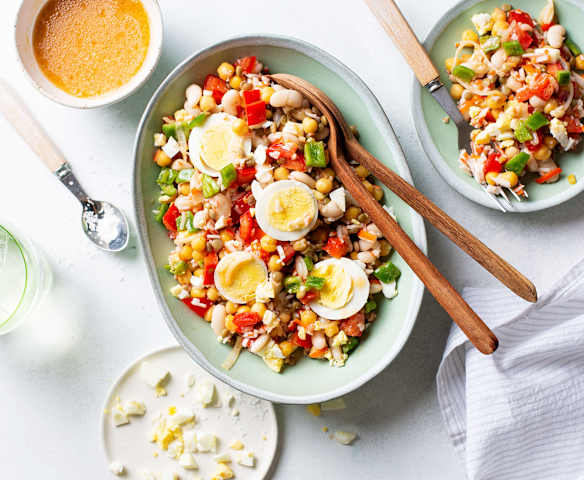 Salpicón de legumbres con palitos de surimi