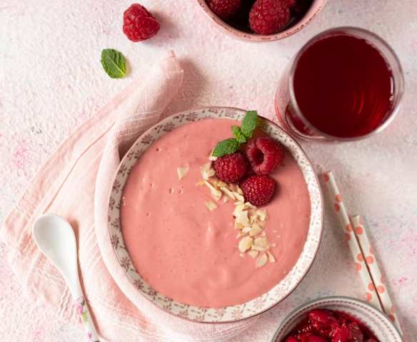 Smoothie bowl z owoców z kompotu