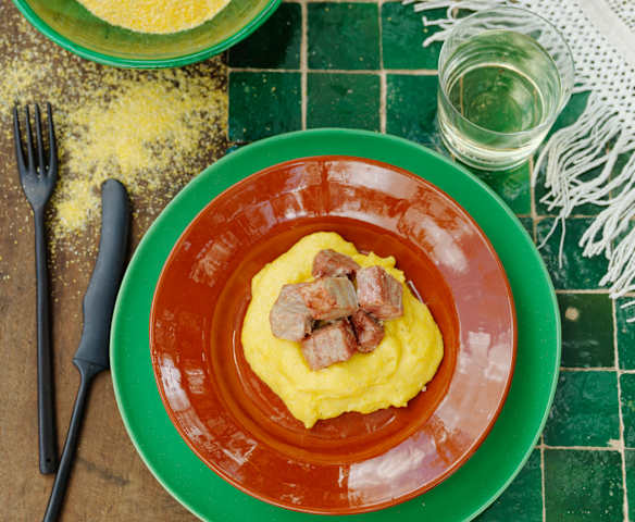 Xerém maize meal with fresh tuna