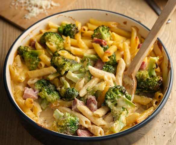 Broccoli and Ham Pasta Bake Broccoli and Ham Pasta Bake