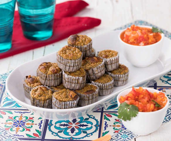 Muffin di platano e tonno con salsa piccante