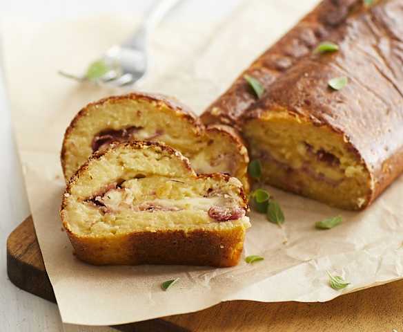Polpettone di patate con speck e formaggio filante