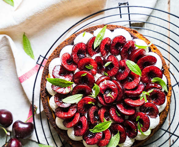 Tarte croustillante aux cerises et à la verveine Tarte croustillante aux cerises et à la verveine