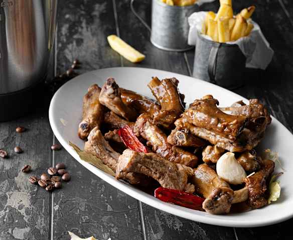 香煎猪肋排配咖啡酱汁
