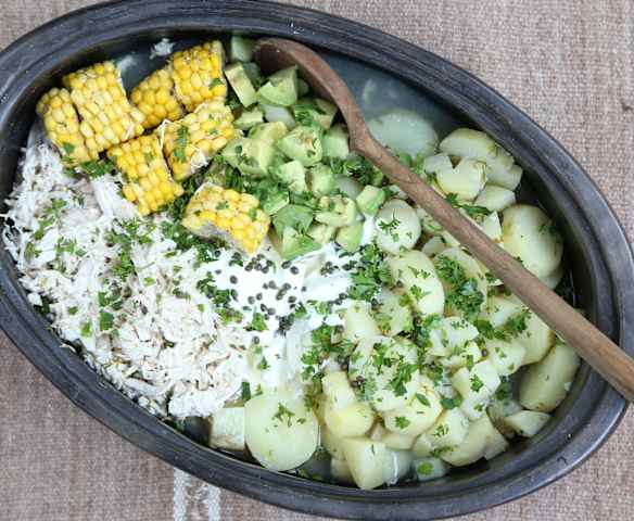 Soupe de poulet et de pommes de terre (ajiaco)