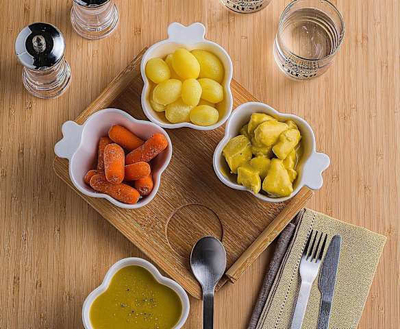 Crema di verdure, pollo con salsa supreme e carote novelle (per 2 persone)