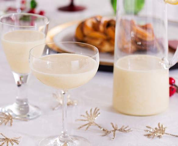 Batido de piña, jengibre y coco