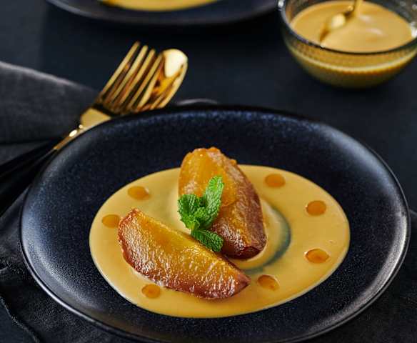 Lauwarme Safranbirnen mit Zabaglione Lauwarme Safranbirnen mit Zabaglione