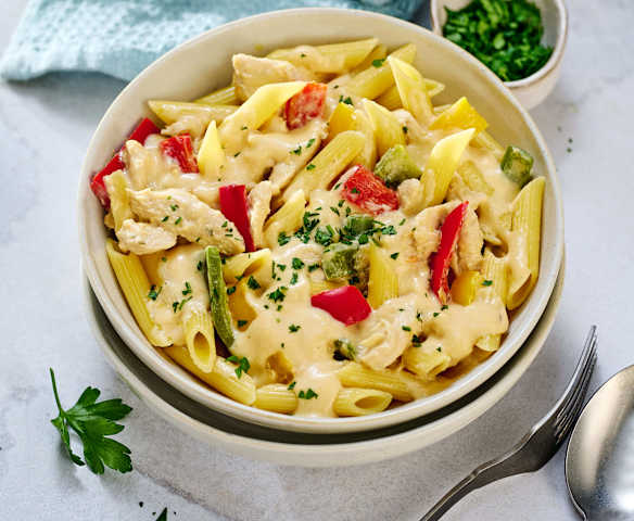 Paprika-Sahne-Hähnchen mit Penne