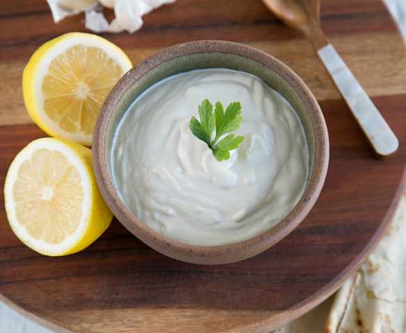 Garlic Tahini Dip (Tarator) Garlic Tahini Dip (Tarator)