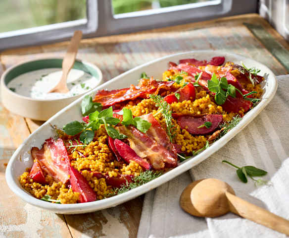 Pflaumen-Bulgur mit Honig-Speck Pflaumen-Bulgur mit Honig-Speck