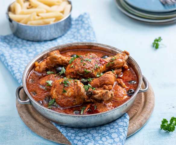 Chicken Drumsticks in Spicy Puttanesca Sauce Chicken Drumsticks in Spicy Puttanesca Sauce