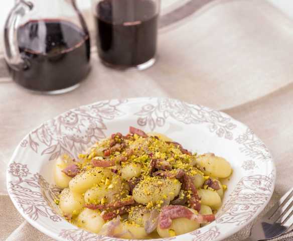 Gnocchi allo yogurt e prosciutto crudo
